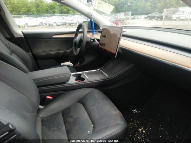 Photo 4 VIN: 7SAYGDEE4PA175986 - TESLA MODEL Y 