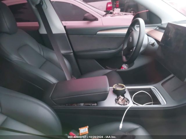 Photo 4 VIN: 7SAYGDEE4PA178726 - TESLA MODEL Y 