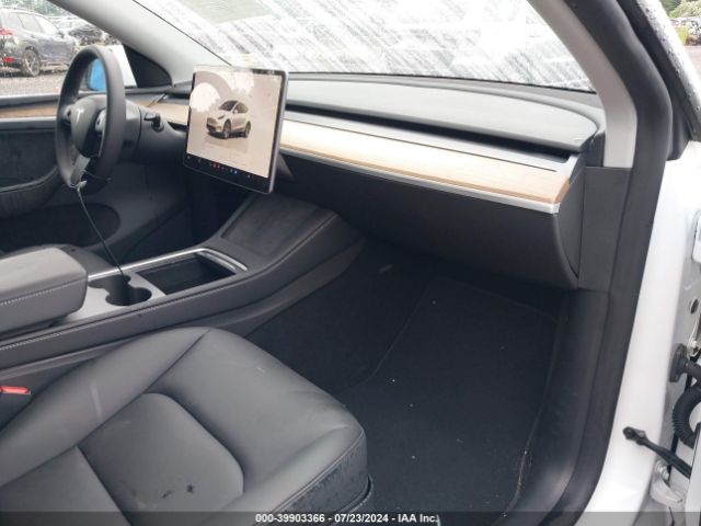 Photo 4 VIN: 7SAYGDEE4PA194215 - TESLA MODEL Y 