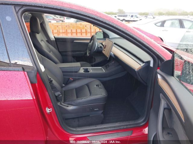 Photo 4 VIN: 7SAYGDEE4PF584279 - TESLA MODEL Y 