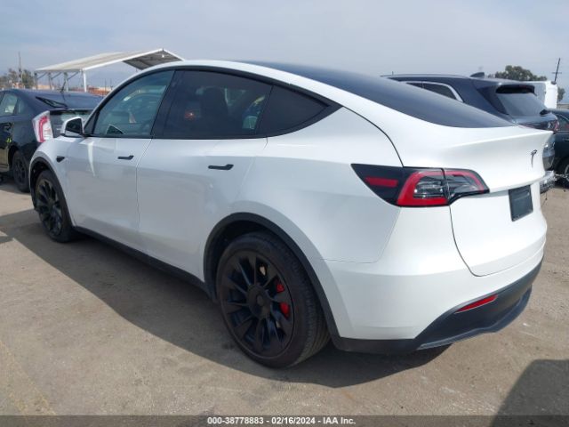 Photo 2 VIN: 7SAYGDEE4PF589420 - TESLA MODEL Y 