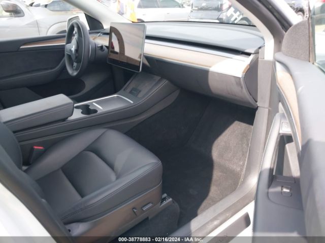 Photo 4 VIN: 7SAYGDEE4PF589420 - TESLA MODEL Y 