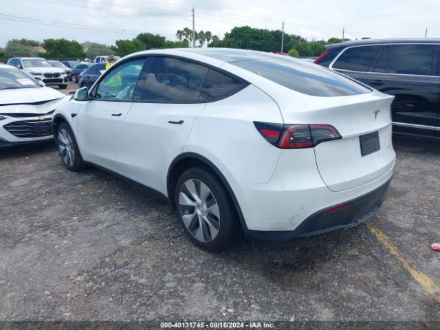 Photo 2 VIN: 7SAYGDEE4PF630063 - TESLA MODEL Y 