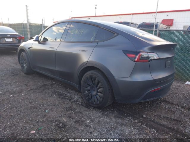 Photo 2 VIN: 7SAYGDEE4PF662883 - TESLA MODEL Y 