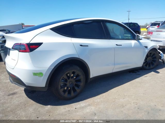 Photo 3 VIN: 7SAYGDEE4PF692269 - TESLA MODEL Y 