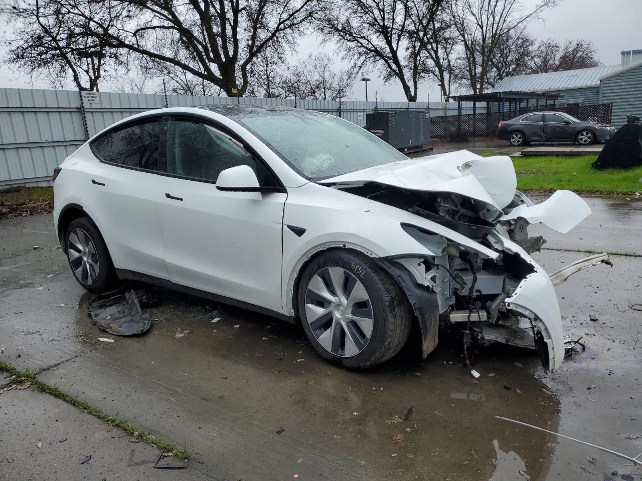 Photo 3 VIN: 7SAYGDEE4PF703352 - TESLA MODEL Y 