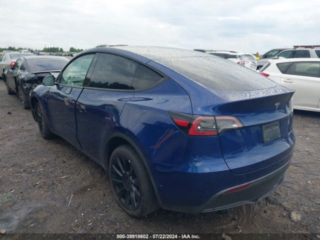 Photo 2 VIN: 7SAYGDEE4PF748114 - TESLA MODEL Y 