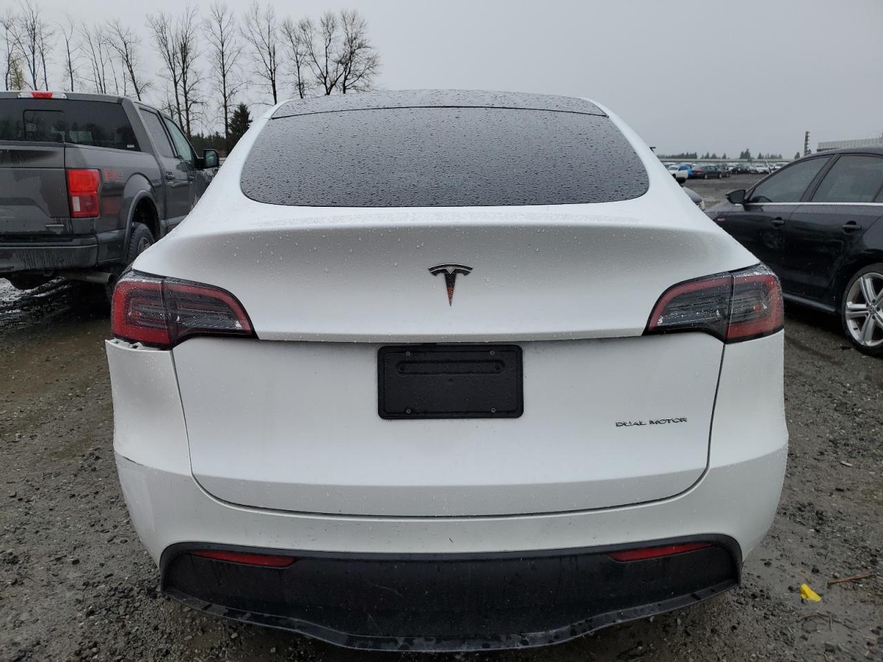 Photo 5 VIN: 7SAYGDEE4PF810322 - TESLA MODEL Y 