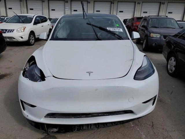 Photo 4 VIN: 7SAYGDEE4PF813141 - TESLA MODEL Y 