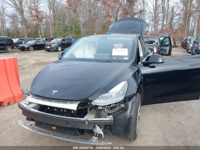 Photo 1 VIN: 7SAYGDEE4PF837939 - TESLA MODEL Y 