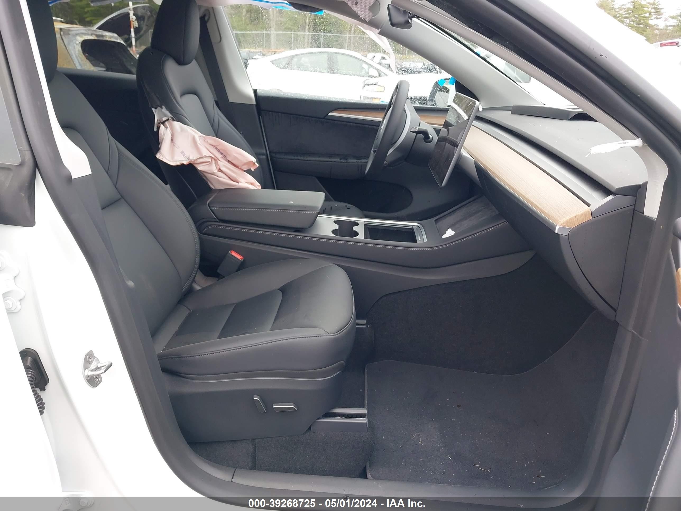 Photo 4 VIN: 7SAYGDEE4RA224882 - TESLA MODEL Y 