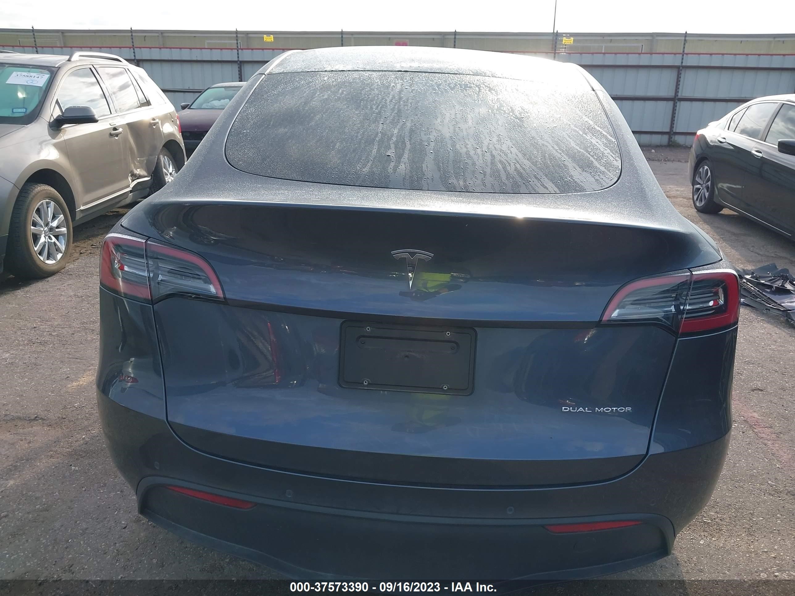 Photo 13 VIN: 7SAYGDEE5NA003110 - TESLA MODEL Y 