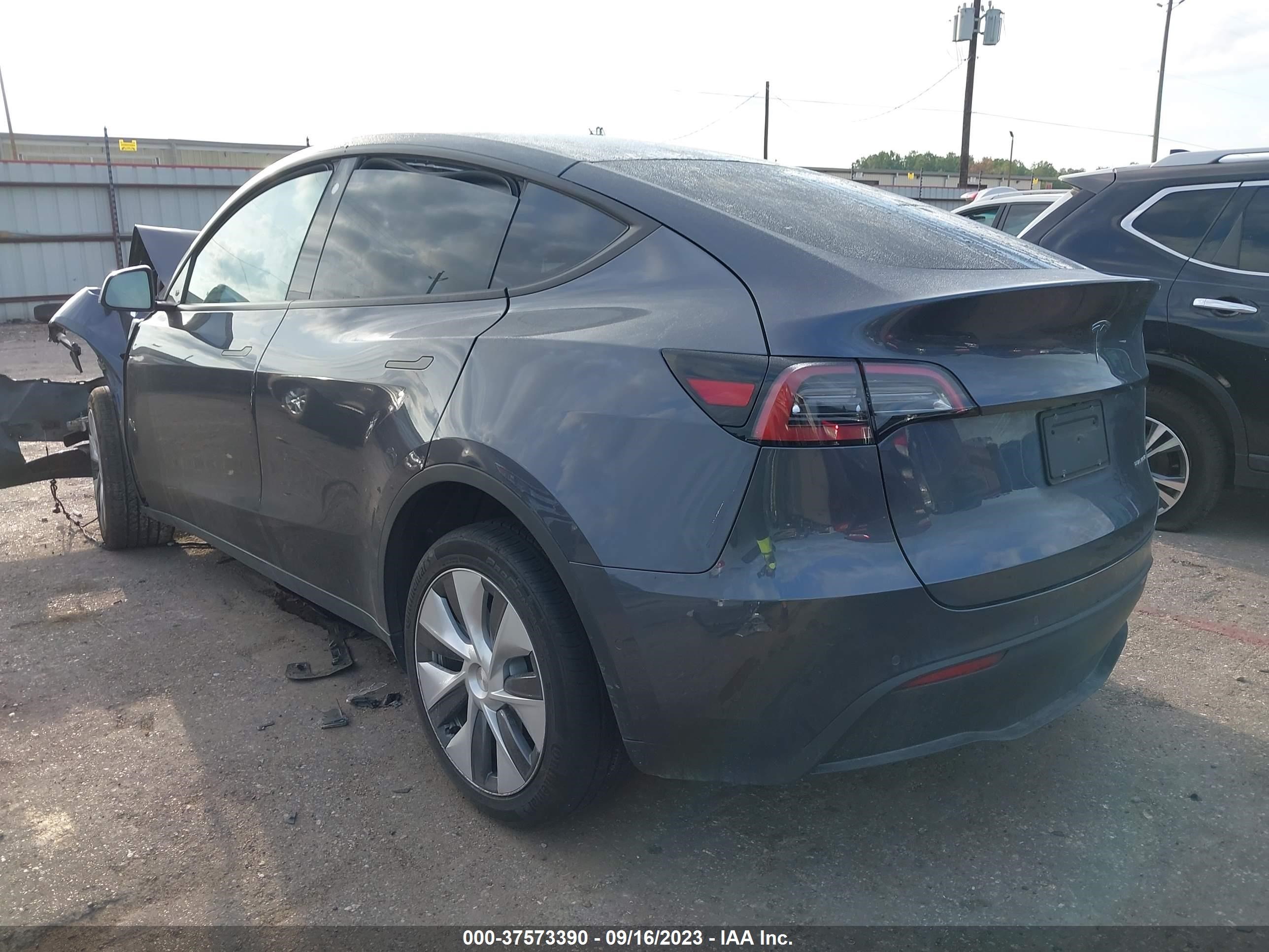 Photo 2 VIN: 7SAYGDEE5NA003110 - TESLA MODEL Y 