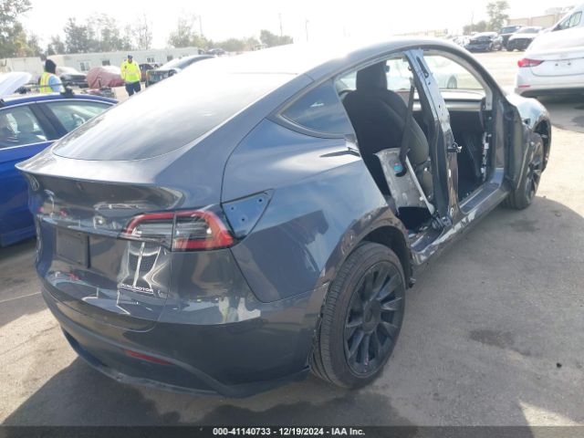 Photo 3 VIN: 7SAYGDEE5NF343506 - TESLA MODEL Y 