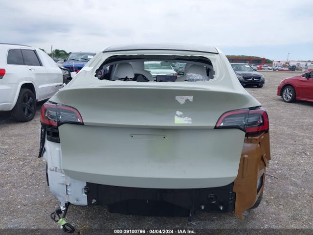 Photo 5 VIN: 7SAYGDEE5NF355400 - TESLA MODEL Y 