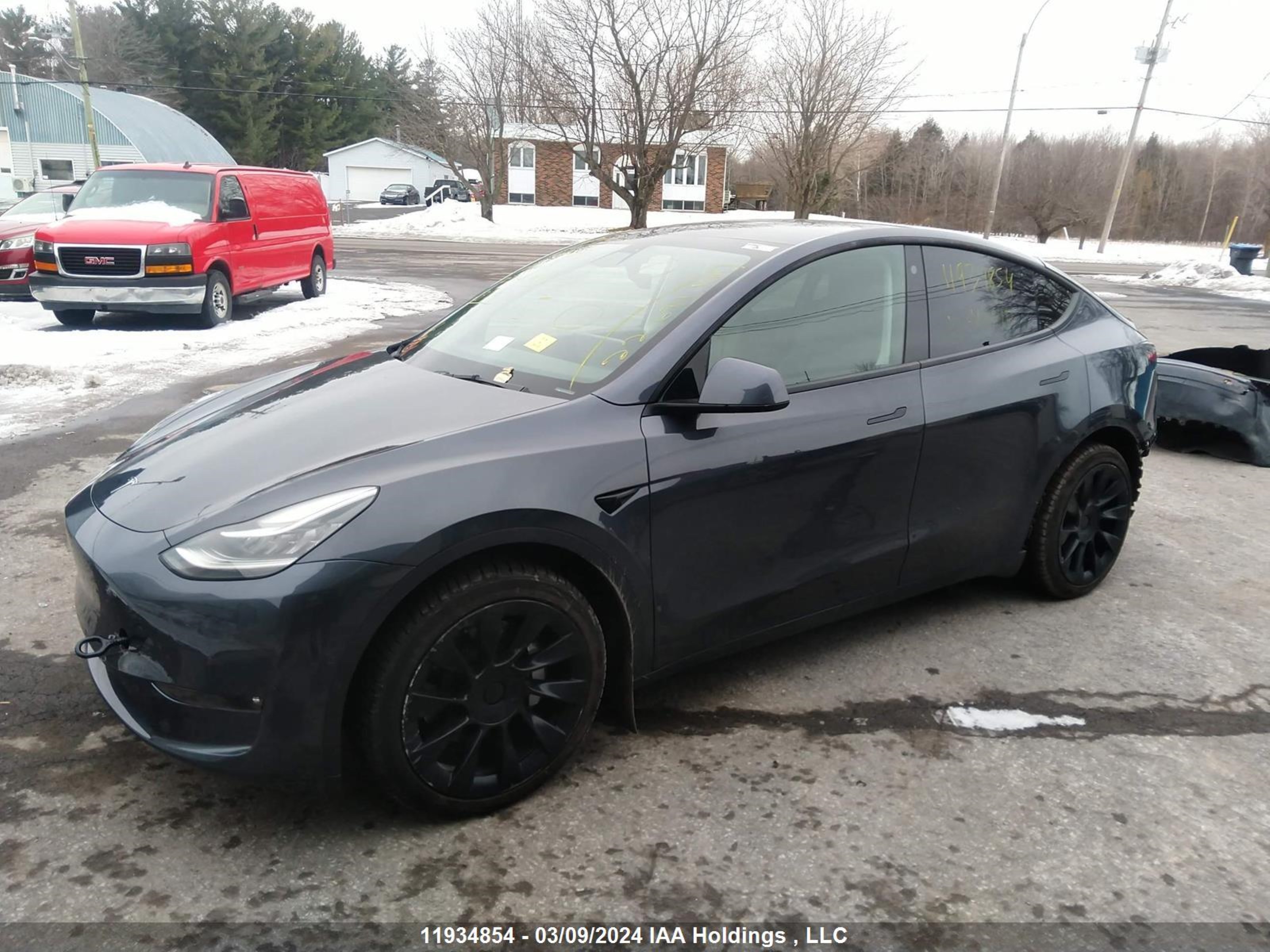 Photo 1 VIN: 7SAYGDEE5NF412615 - TESLA MODEL Y 