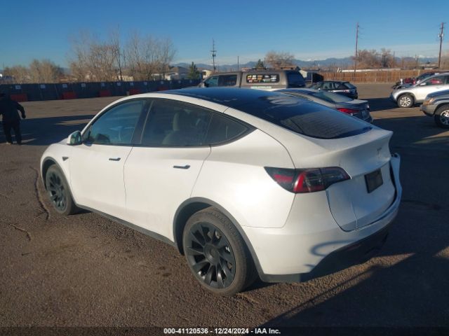 Photo 2 VIN: 7SAYGDEE5NF458073 - TESLA MODEL Y 