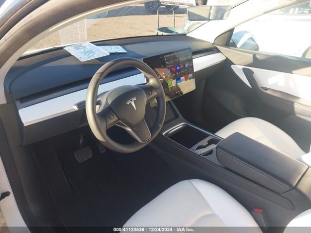 Photo 4 VIN: 7SAYGDEE5NF458073 - TESLA MODEL Y 