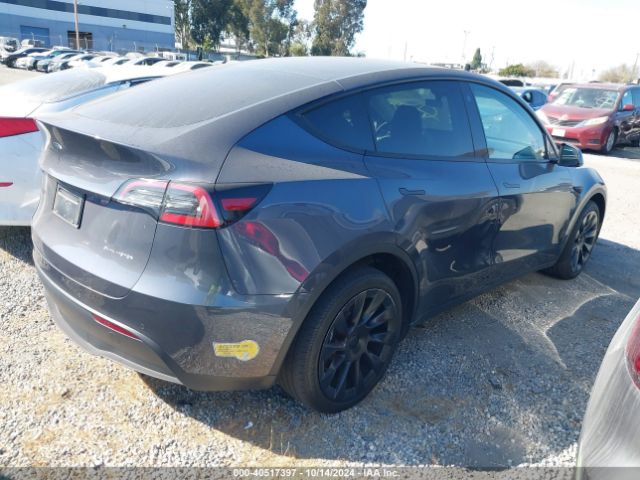 Photo 3 VIN: 7SAYGDEE5NF555760 - TESLA MODEL Y 