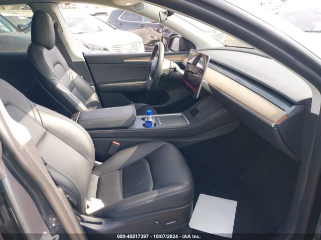 Photo 4 VIN: 7SAYGDEE5NF555760 - TESLA MODEL Y 