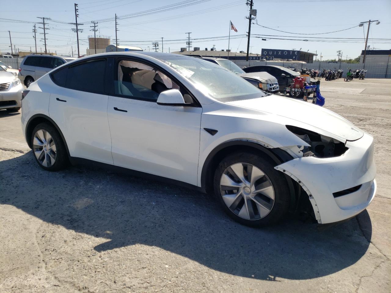 Photo 3 VIN: 7SAYGDEE5PA027541 - TESLA MODEL Y 