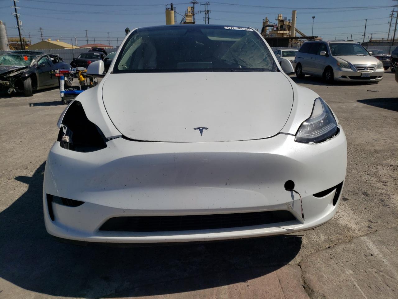 Photo 4 VIN: 7SAYGDEE5PA027541 - TESLA MODEL Y 