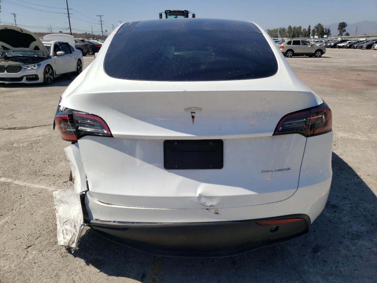 Photo 5 VIN: 7SAYGDEE5PA027541 - TESLA MODEL Y 