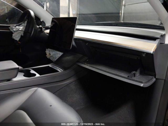 Photo 4 VIN: 7SAYGDEE5PA043724 - TESLA MODEL Y 