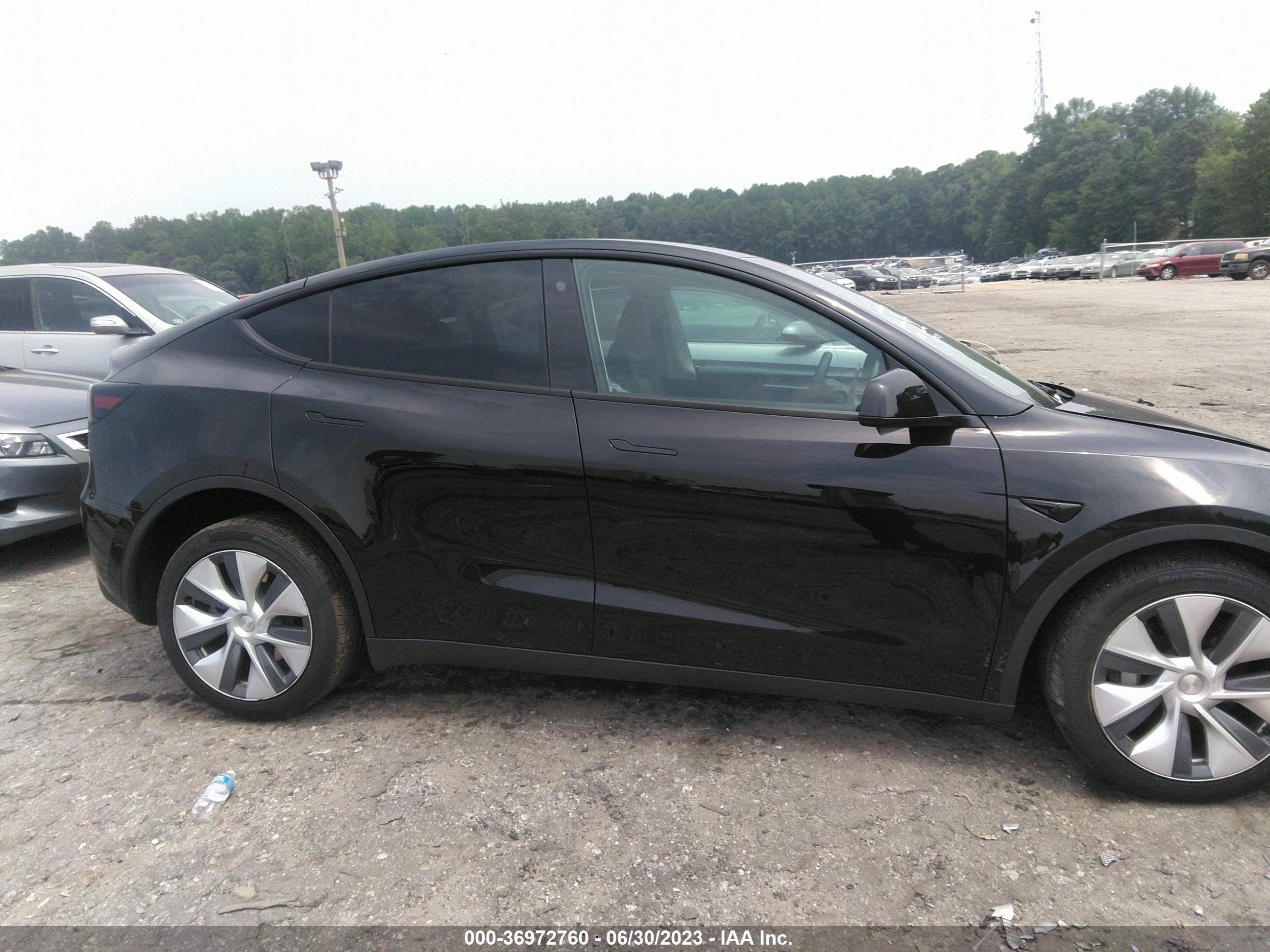 Photo 11 VIN: 7SAYGDEE5PA053346 - TESLA MODEL Y 