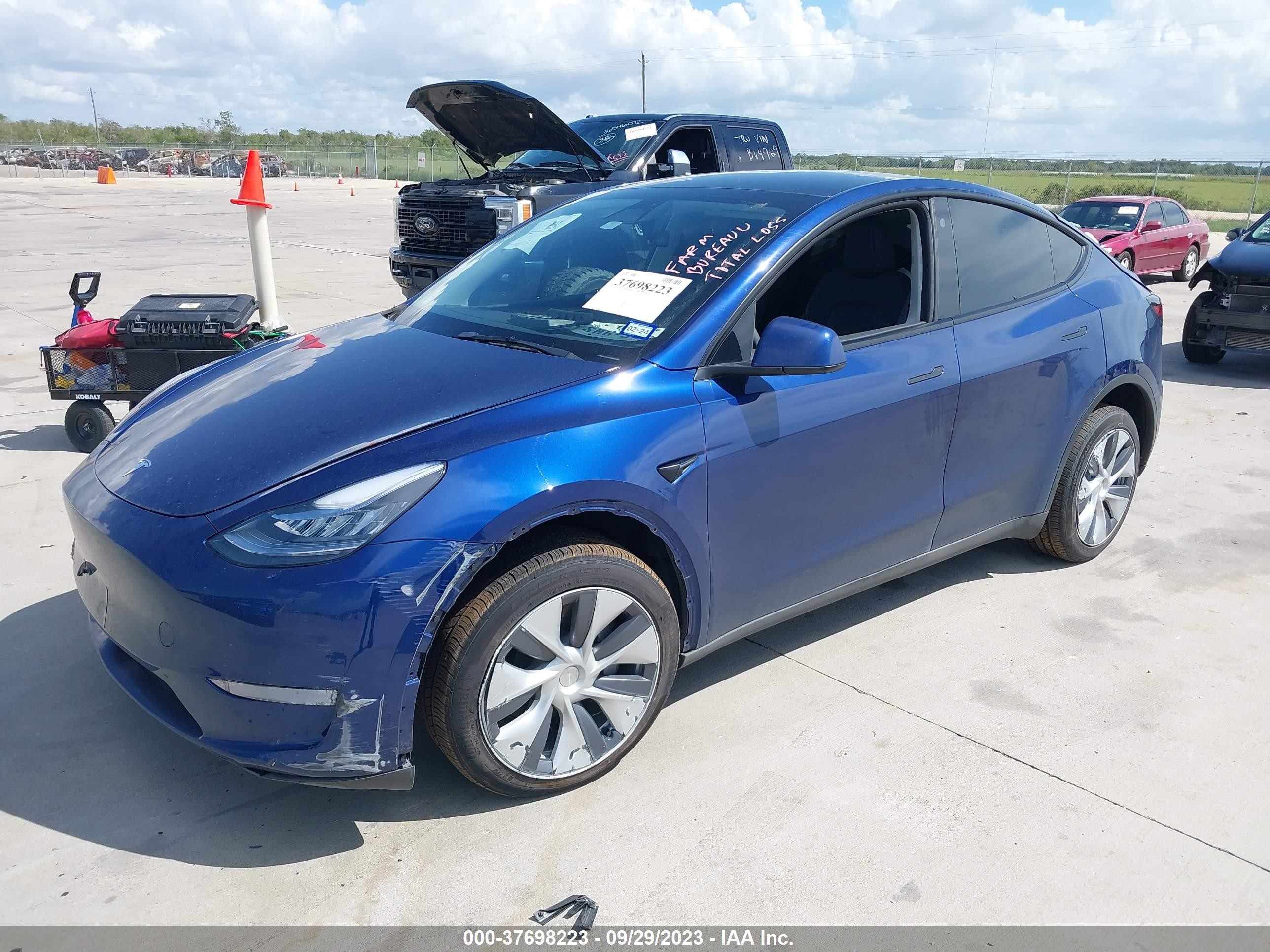 Photo 1 VIN: 7SAYGDEE5PA053895 - TESLA MODEL Y 