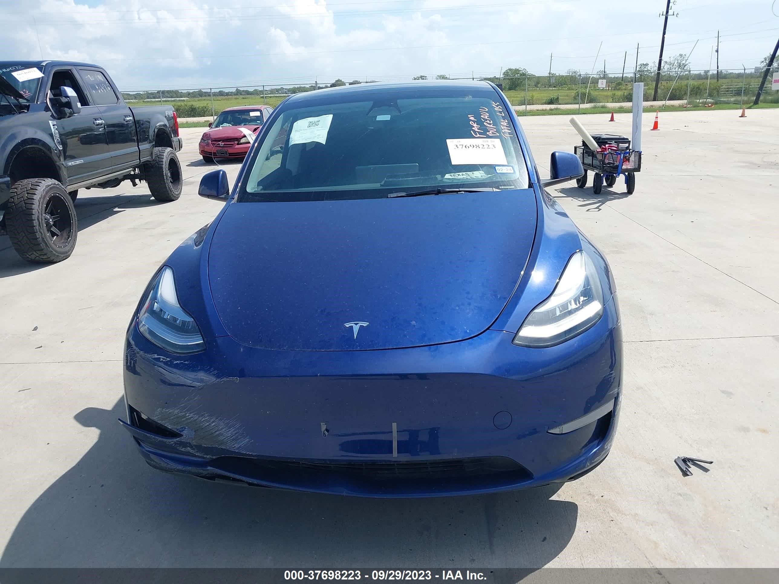 Photo 10 VIN: 7SAYGDEE5PA053895 - TESLA MODEL Y 