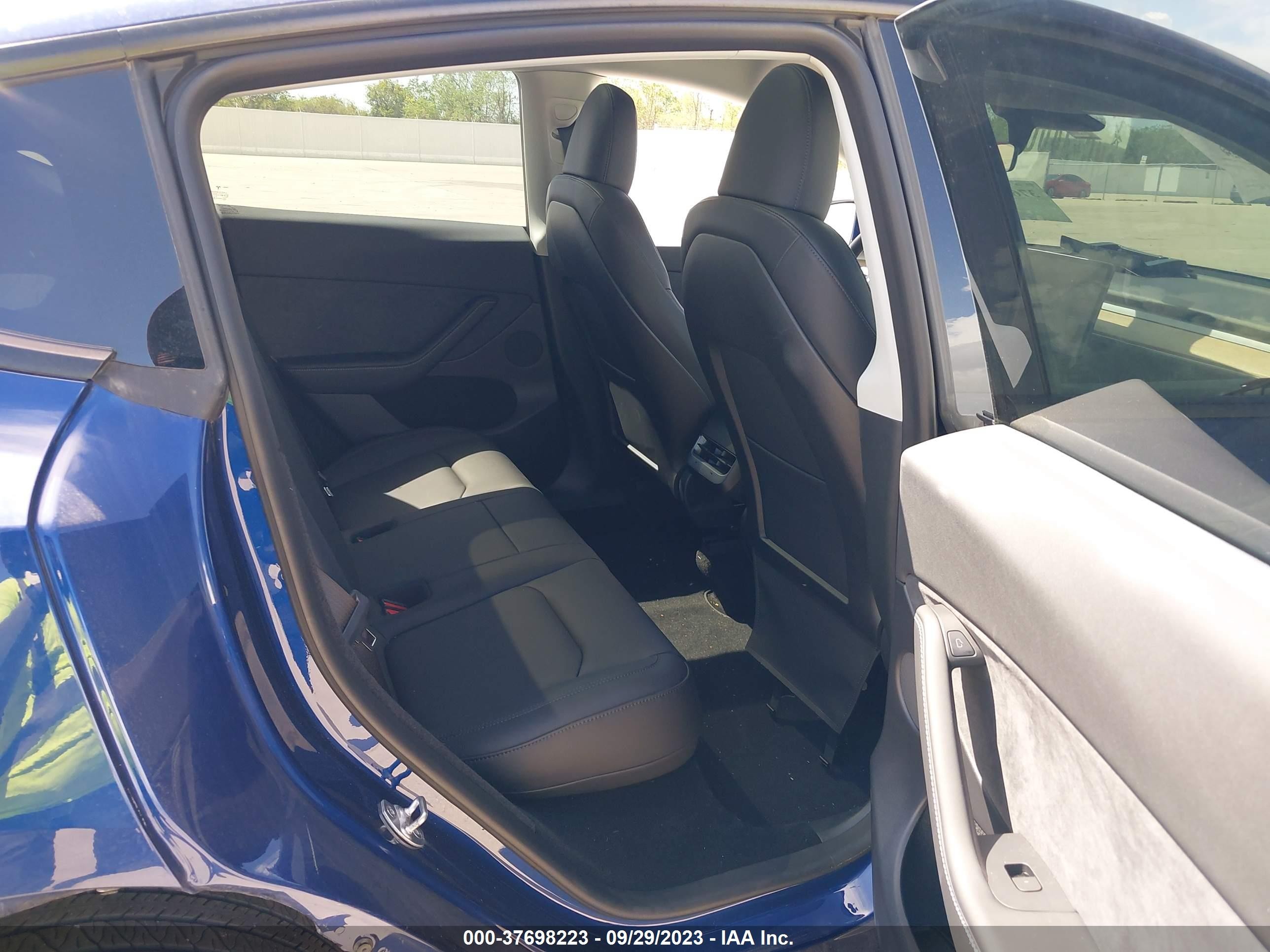 Photo 7 VIN: 7SAYGDEE5PA053895 - TESLA MODEL Y 