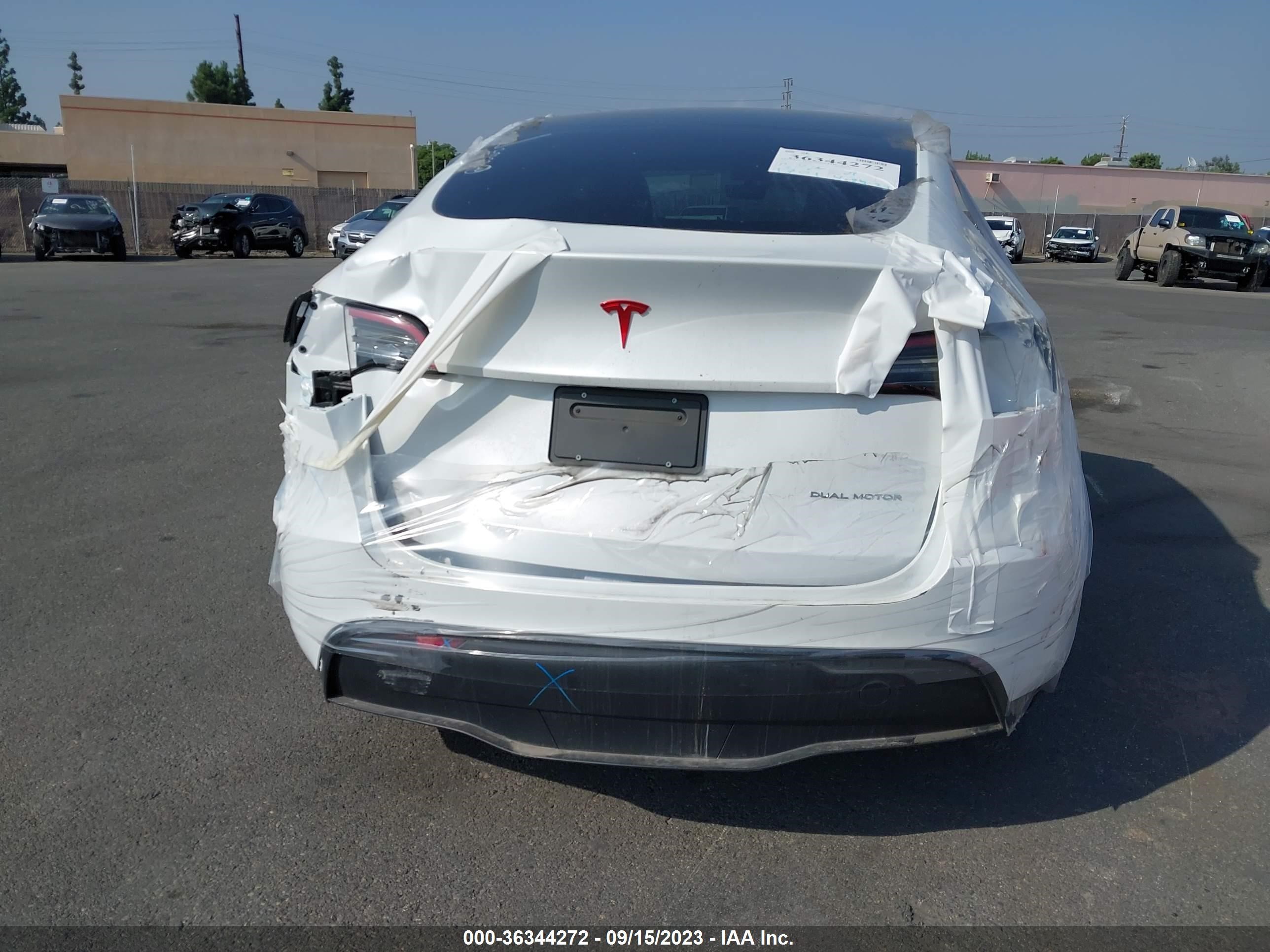 Photo 16 VIN: 7SAYGDEE5PA066422 - TESLA MODEL Y 