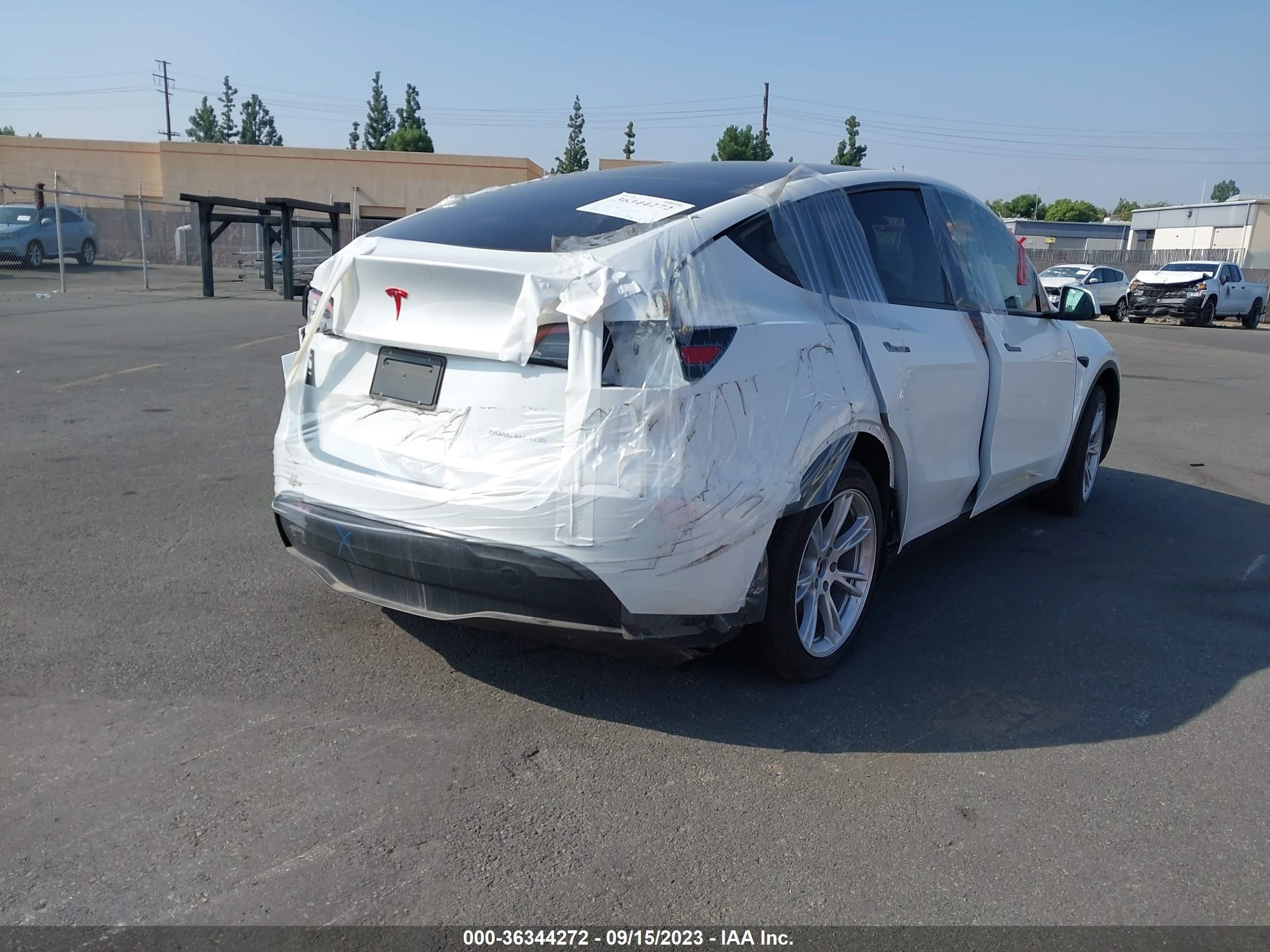 Photo 3 VIN: 7SAYGDEE5PA066422 - TESLA MODEL Y 