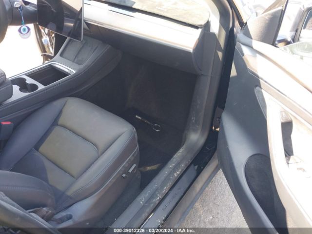 Photo 4 VIN: 7SAYGDEE5PA085116 - TESLA MODEL Y 