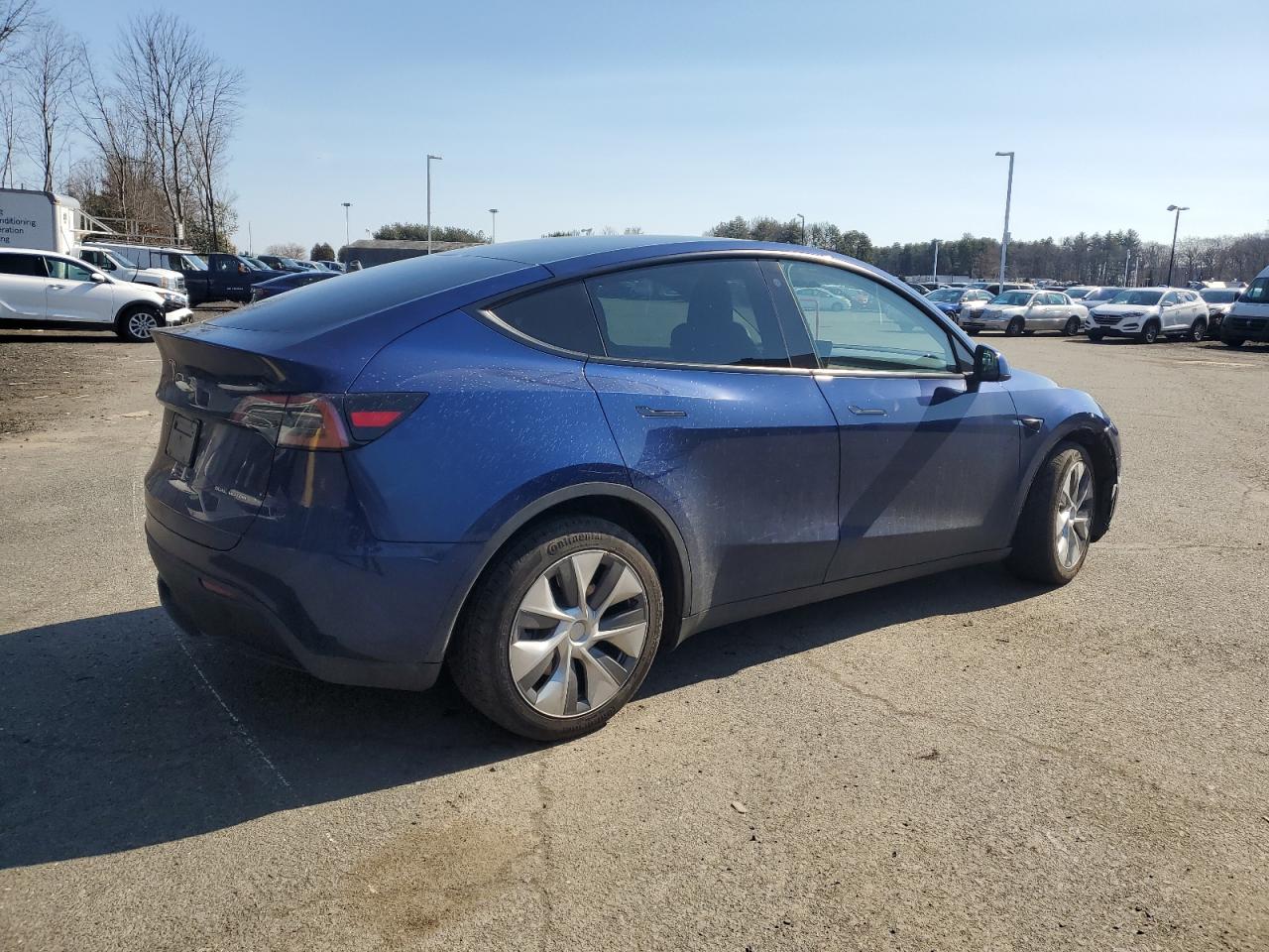 Photo 2 VIN: 7SAYGDEE5PA111374 - TESLA MODEL Y 