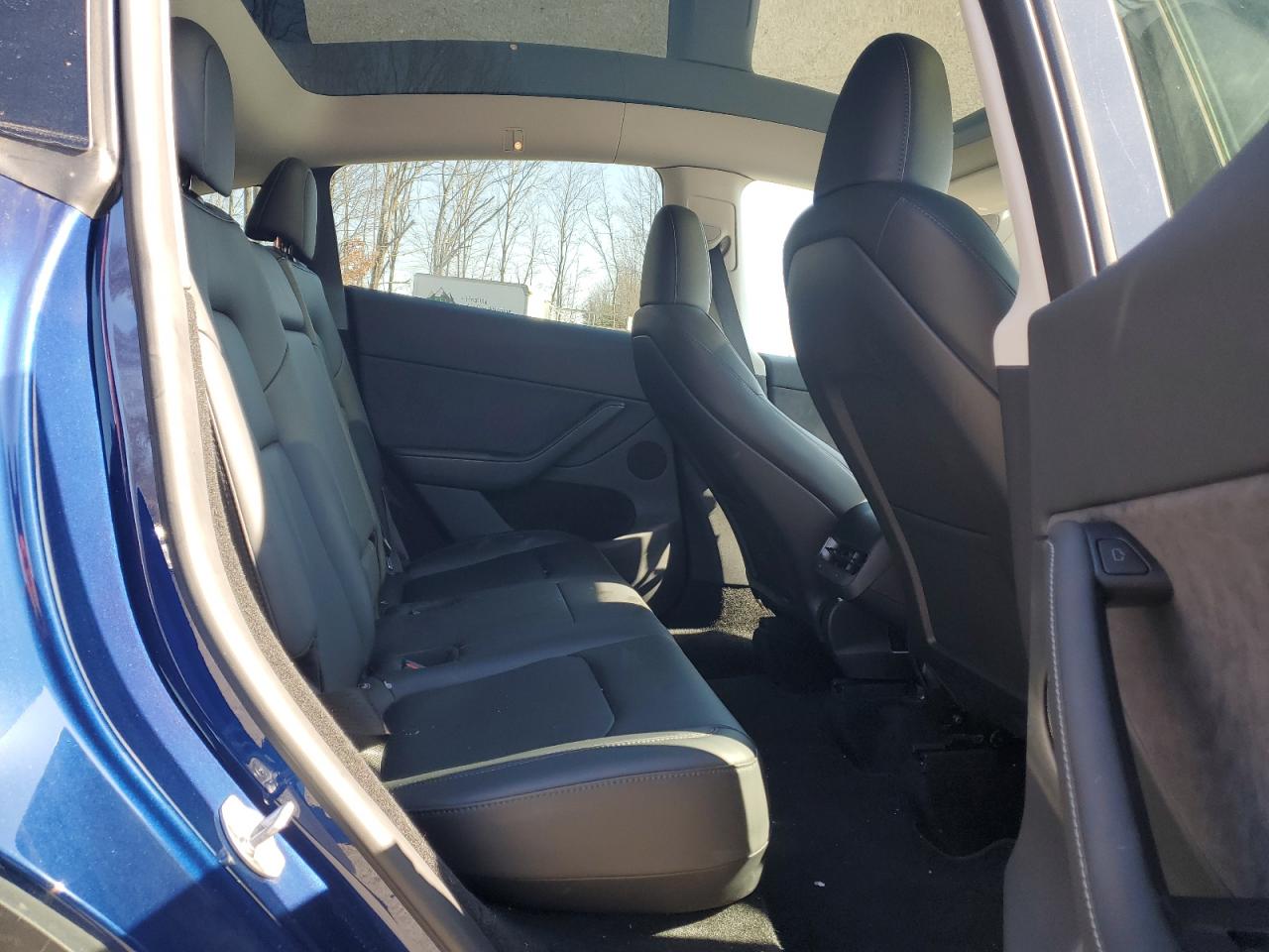 Photo 9 VIN: 7SAYGDEE5PA111374 - TESLA MODEL Y 