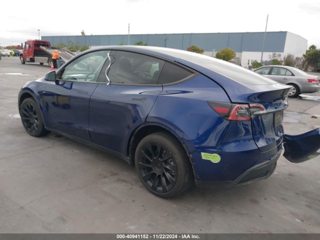 Photo 2 VIN: 7SAYGDEE5PA122567 - TESLA MODEL Y 