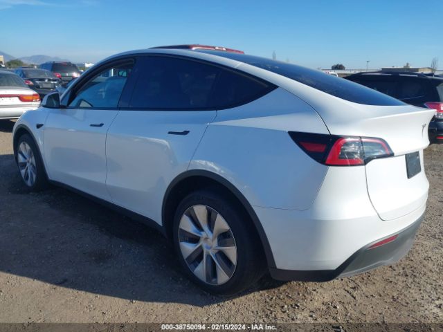 Photo 2 VIN: 7SAYGDEE5PA137506 - TESLA MODEL Y 