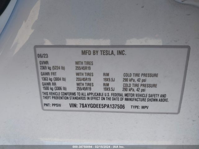 Photo 8 VIN: 7SAYGDEE5PA137506 - TESLA MODEL Y 