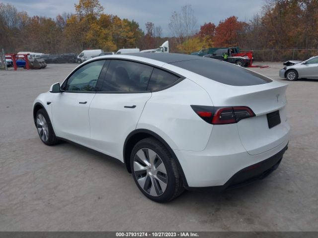 Photo 2 VIN: 7SAYGDEE5PA145721 - TESLA MODEL Y 