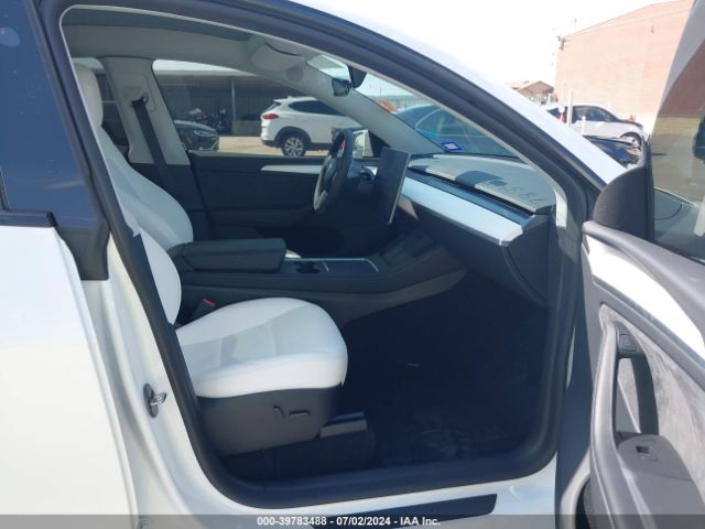 Photo 4 VIN: 7SAYGDEE5PA147002 - TESLA MODEL Y 