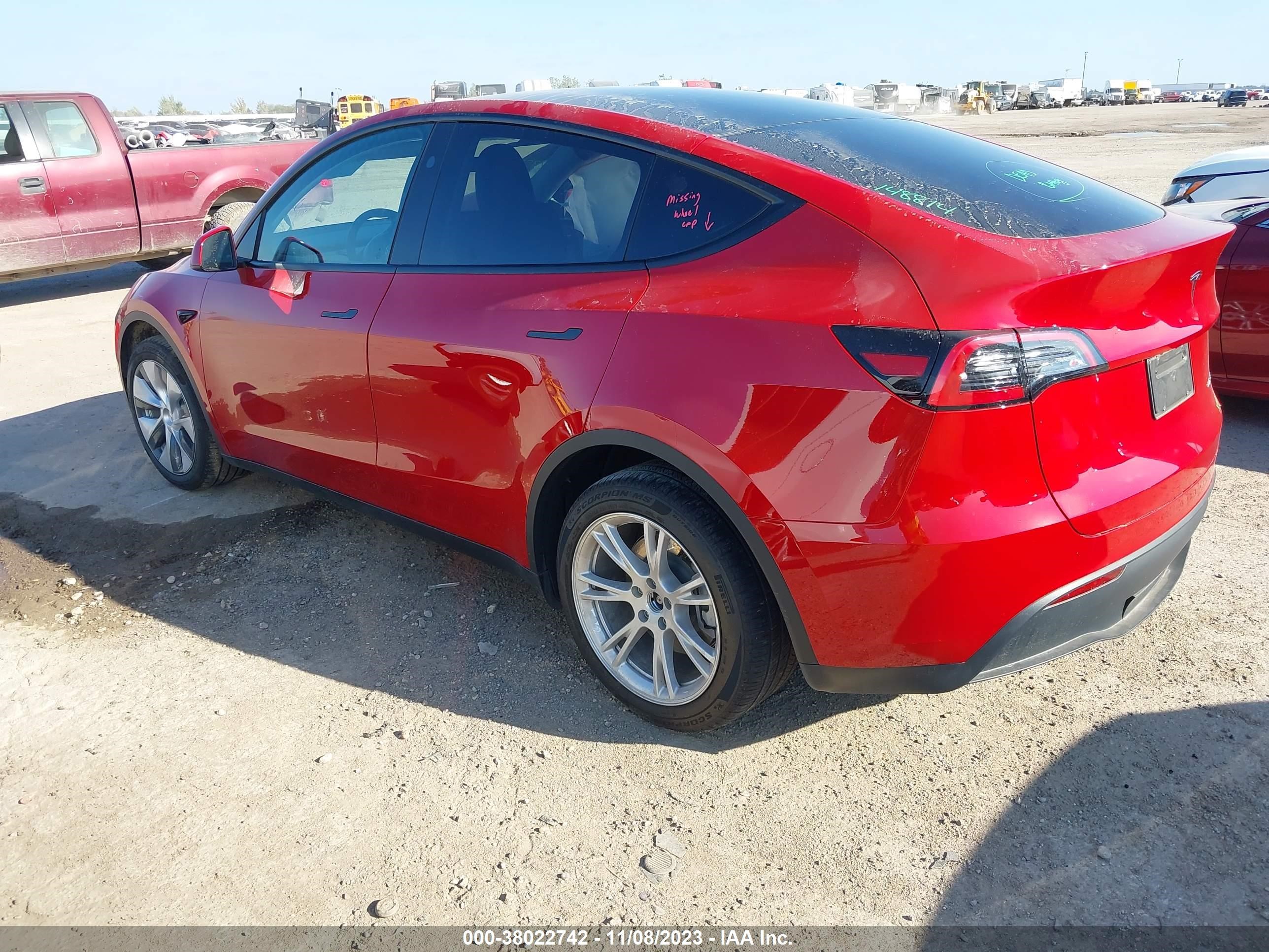 Photo 2 VIN: 7SAYGDEE5PA148814 - TESLA MODEL Y 