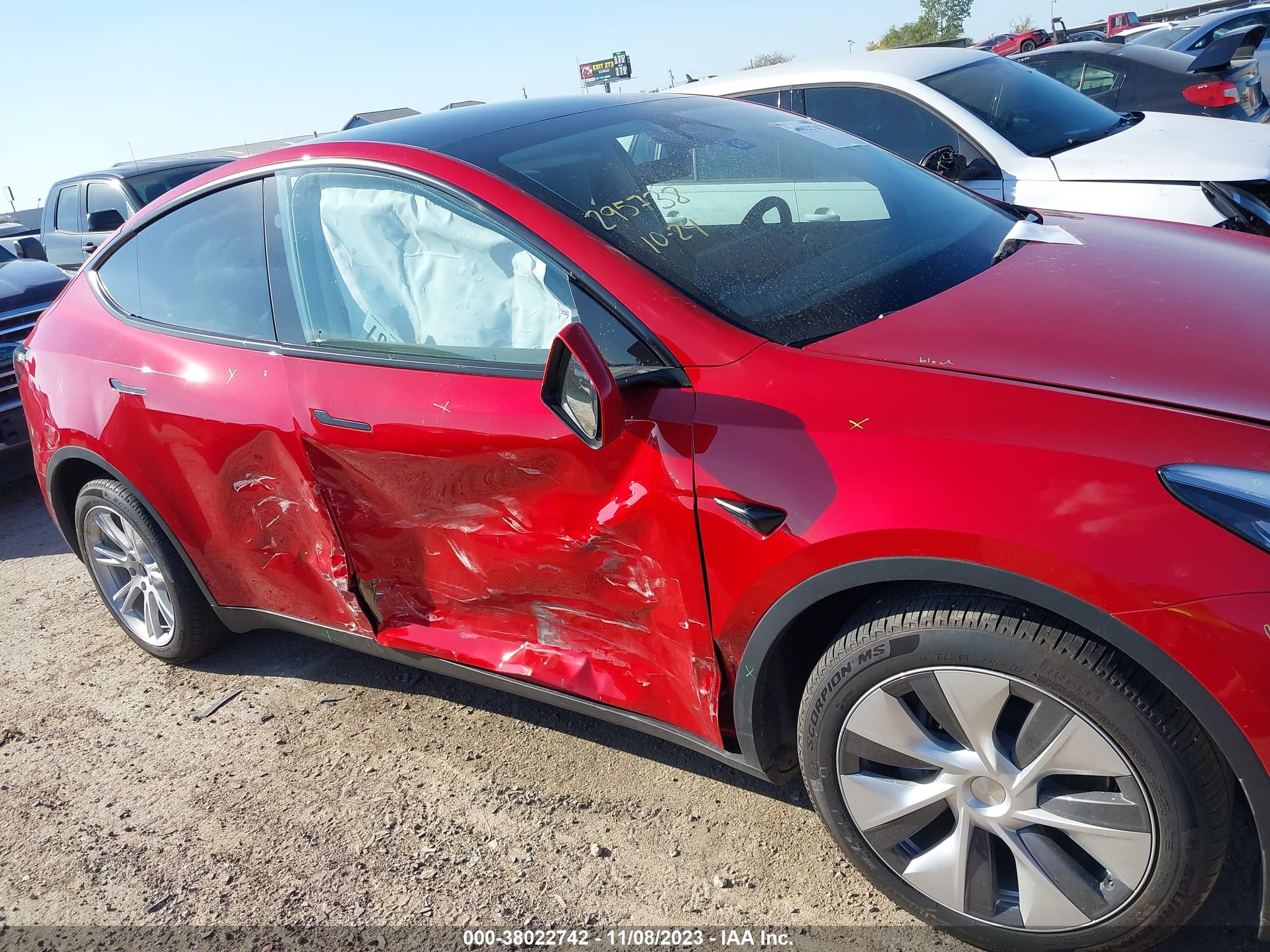 Photo 5 VIN: 7SAYGDEE5PA148814 - TESLA MODEL Y 