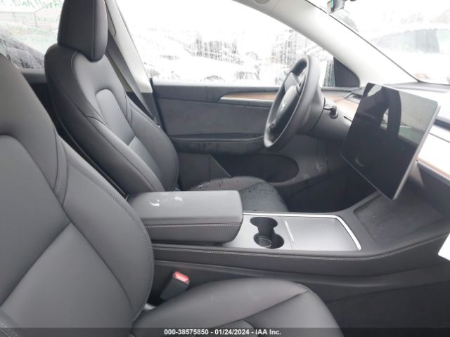 Photo 4 VIN: 7SAYGDEE5PA162437 - TESLA MODEL Y 