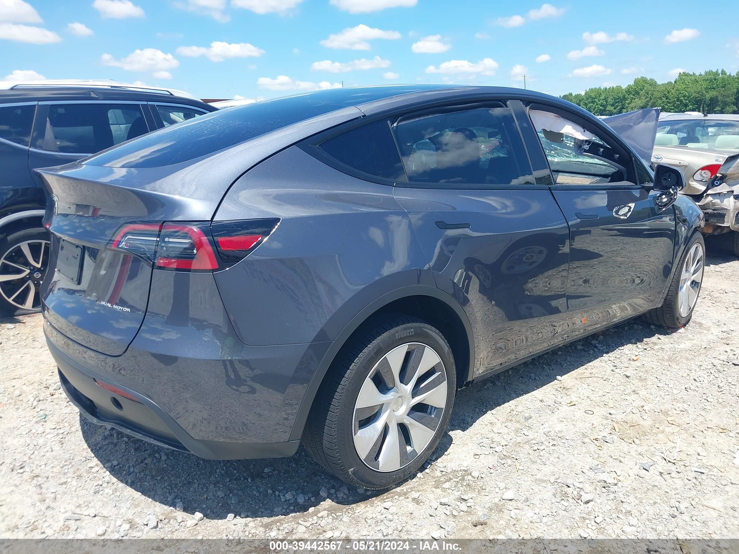 Photo 3 VIN: 7SAYGDEE5PA163152 - TESLA MODEL Y 