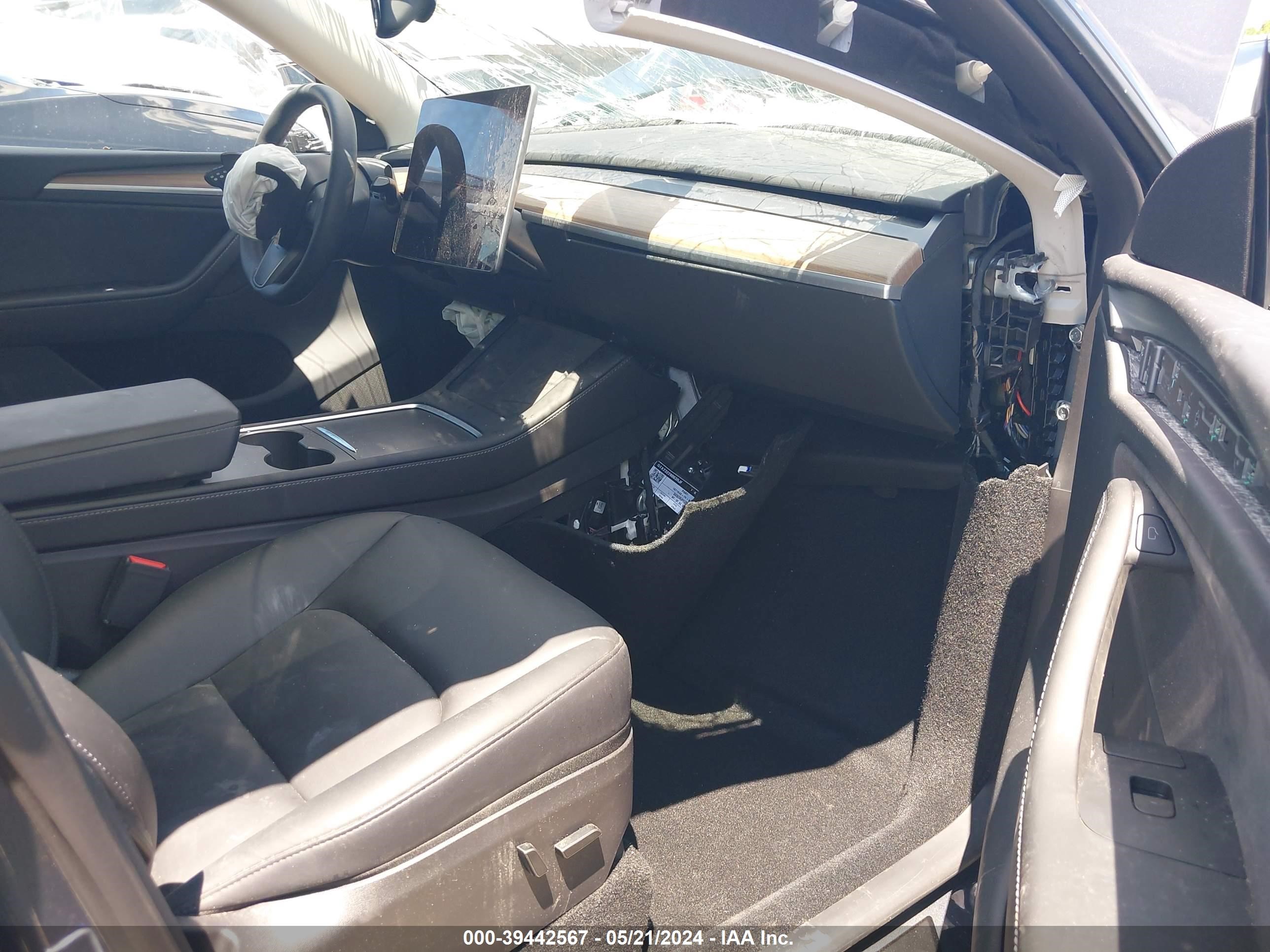 Photo 4 VIN: 7SAYGDEE5PA163152 - TESLA MODEL Y 