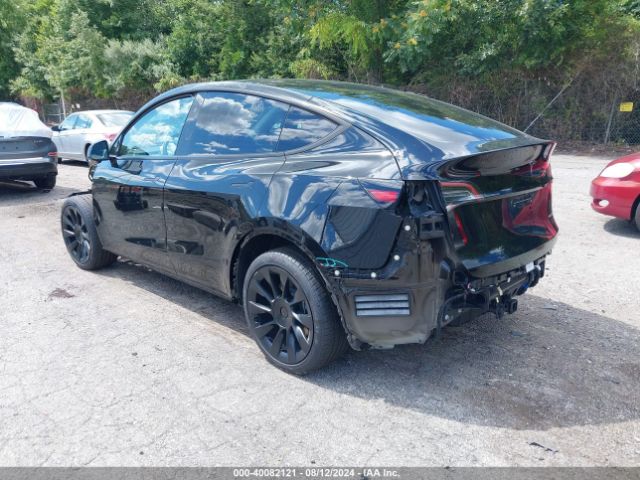 Photo 2 VIN: 7SAYGDEE5PA166861 - TESLA MODEL Y 