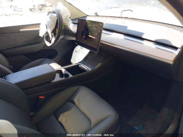 Photo 4 VIN: 7SAYGDEE5PA166861 - TESLA MODEL Y 