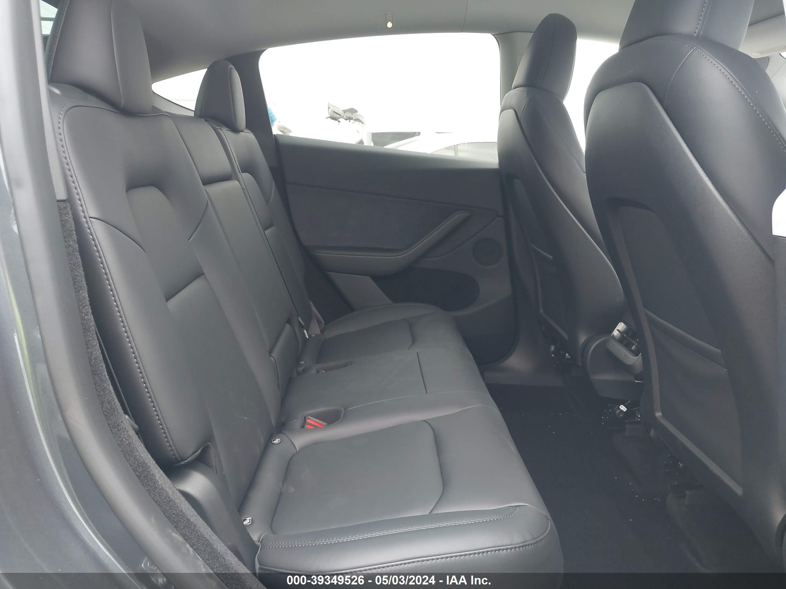 Photo 6 VIN: 7SAYGDEE5PA188861 - TESLA MODEL Y 